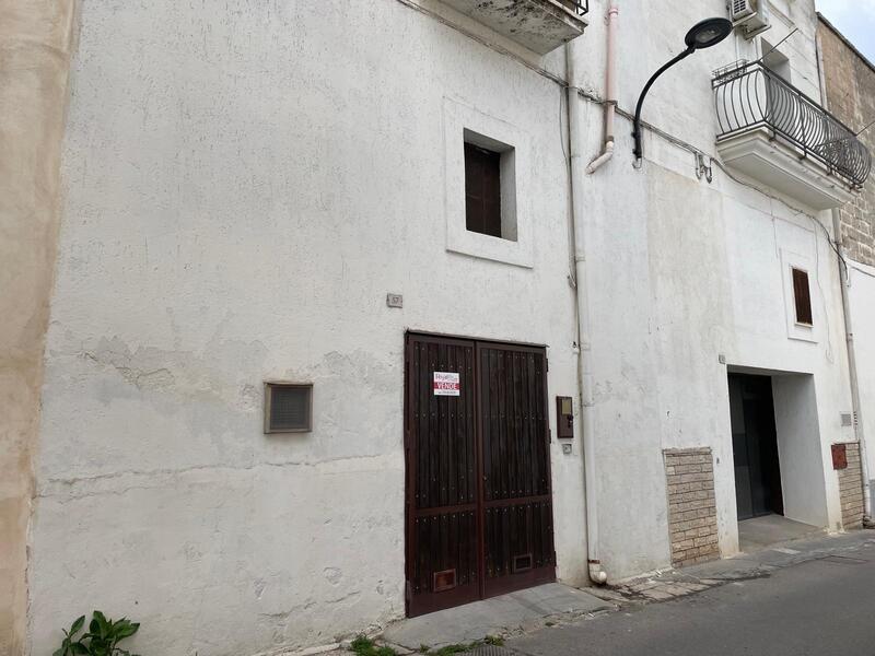 LOCALE DEPOSITO GINOSA