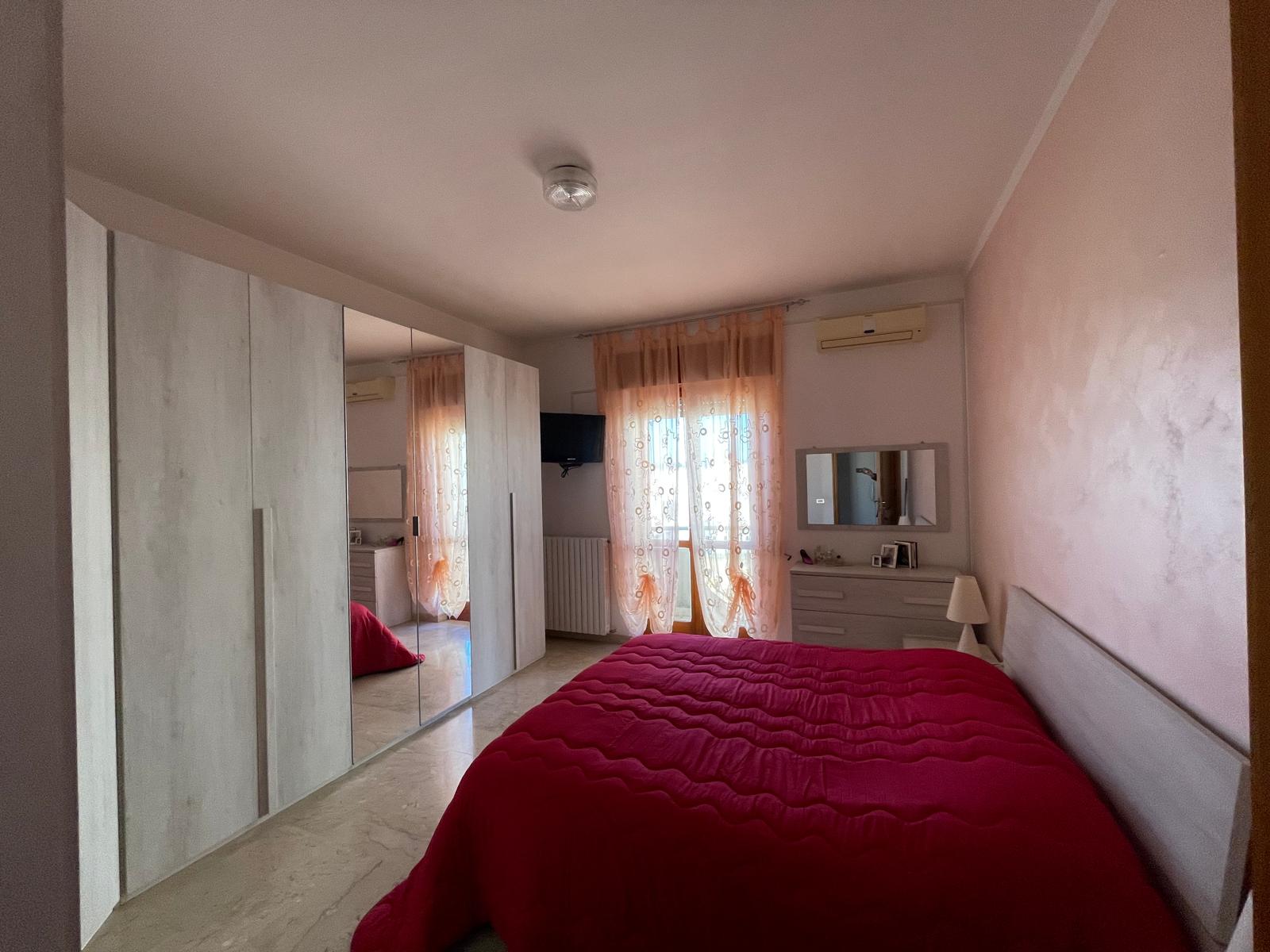 APPARTAMENTO CON BOX ZONA POGGIO