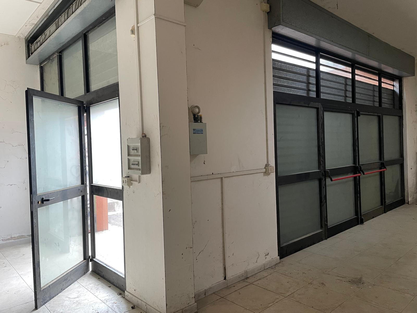 LOCALE GARAGE – DEPOSITO GINOSA