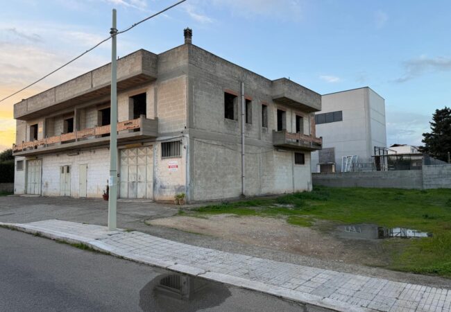 FABBRICATO RUSTICO GINOSA ZONA PIP