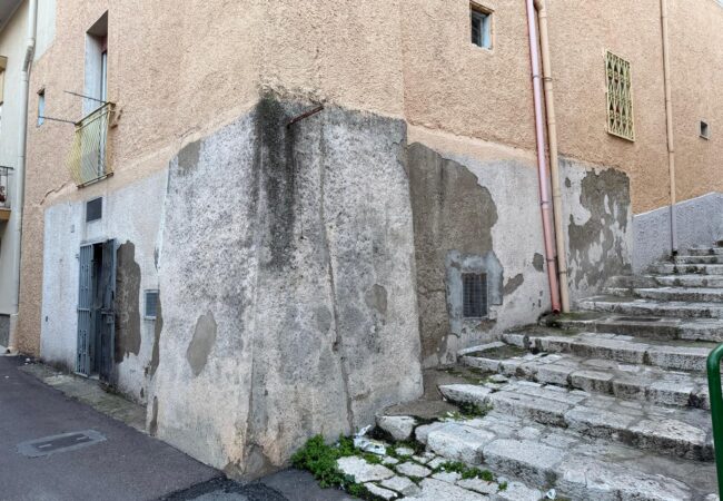 LOCALE DEPOSITO ZONA CENTRO GINOSA