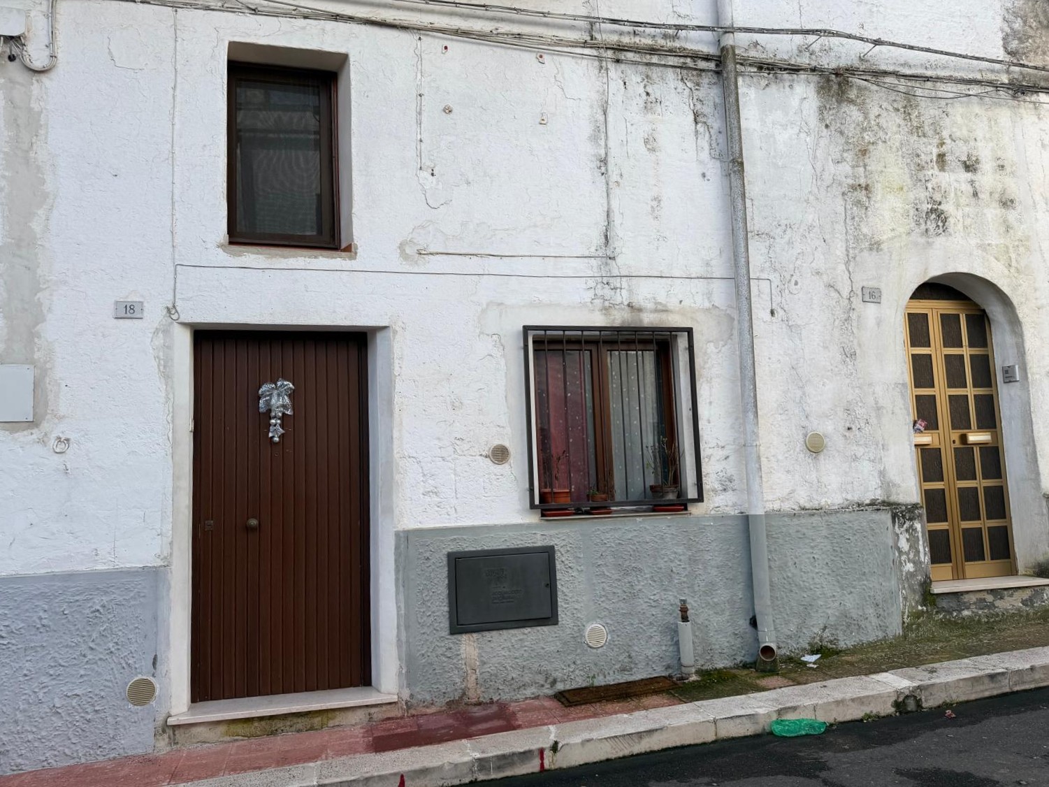 ABITAZIONE INDIPENDENTE CON CANTINA GINOSA