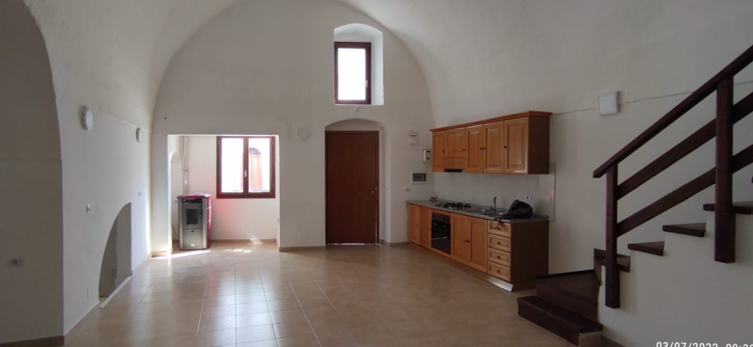 ABITAZIONE INDIPENDENTE CON CANTINA GINOSA