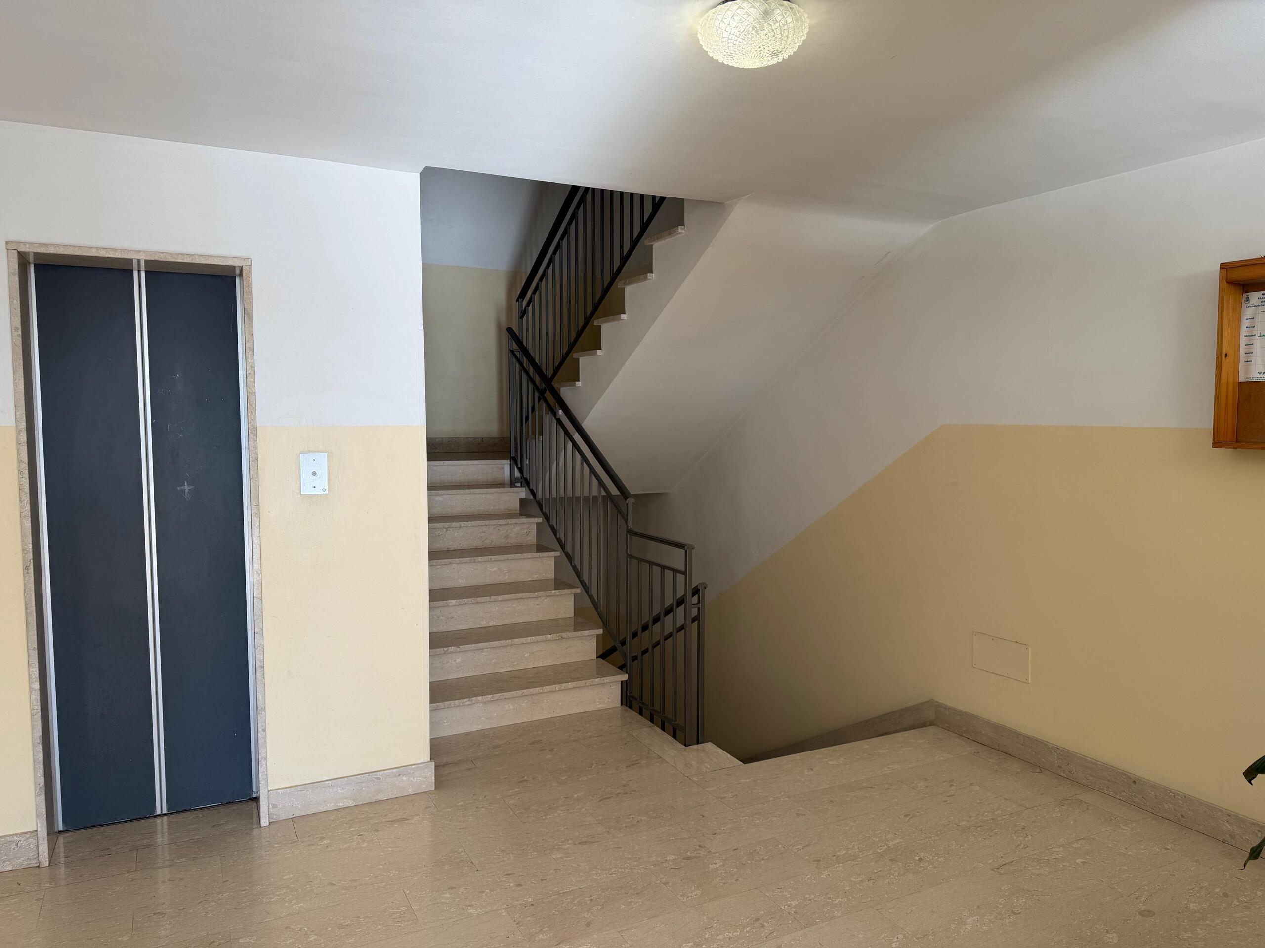 APPARTAMENTO CON BOX AUTO GINOSA