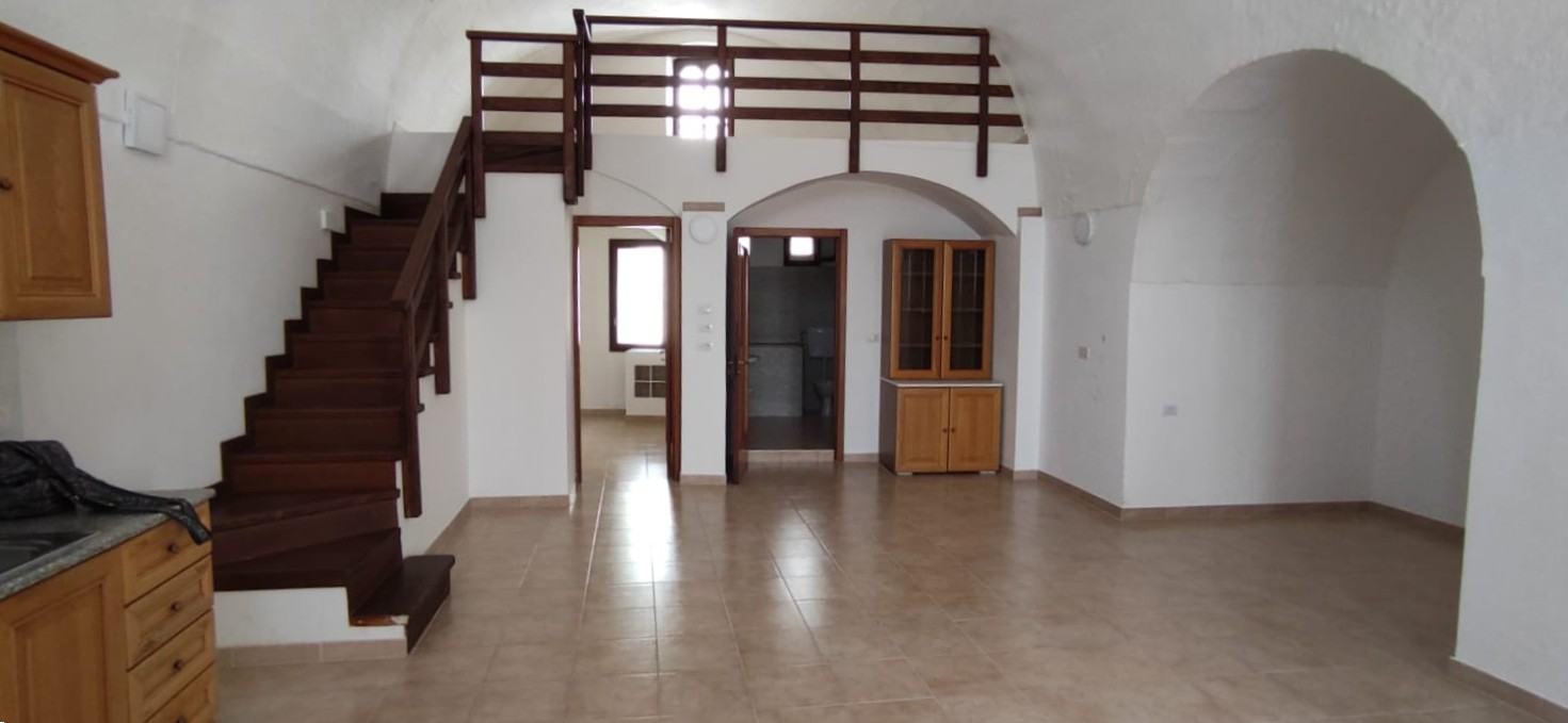 ABITAZIONE INDIPENDENTE CON CANTINA GINOSA