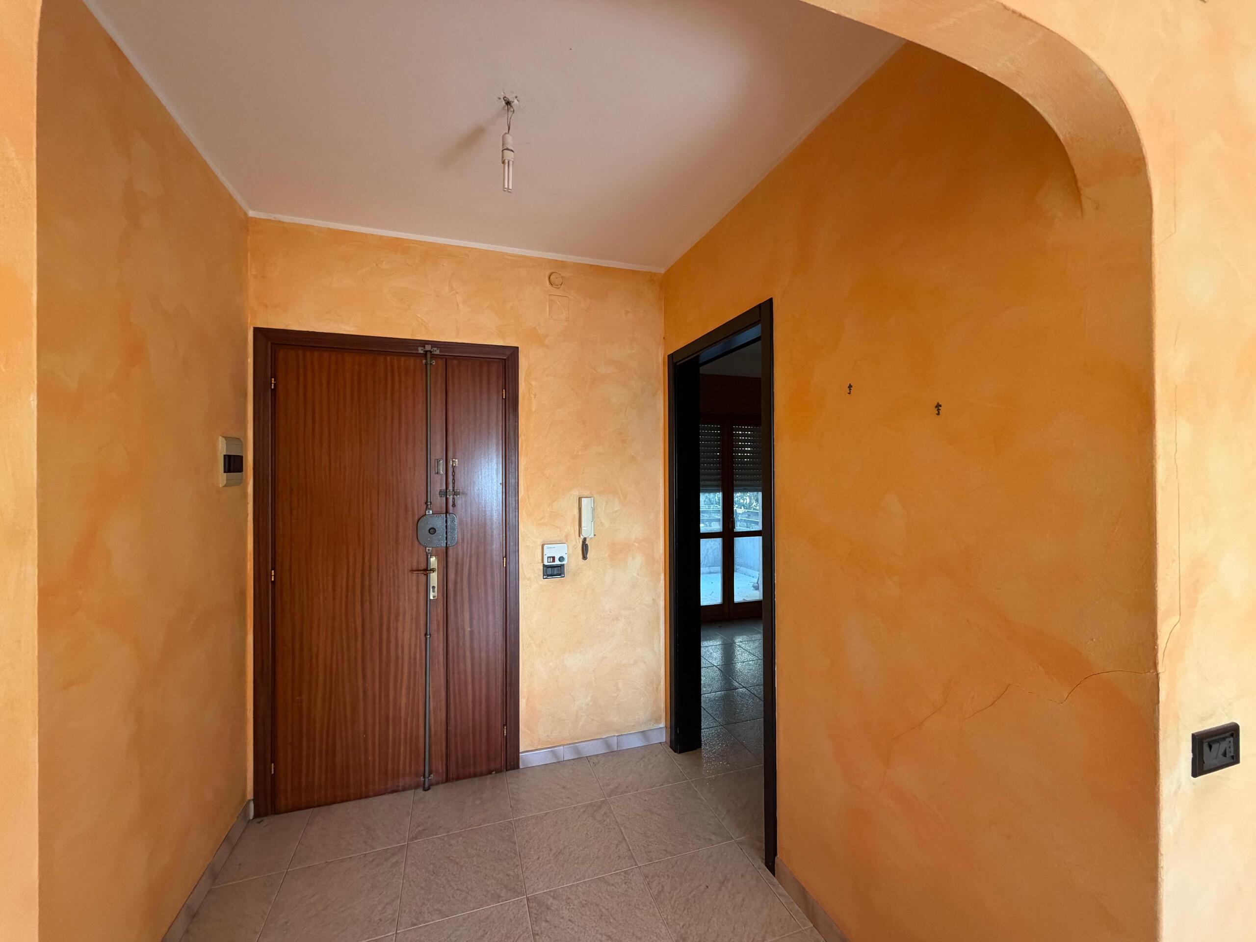 APPARTAMENTO CON BOX AUTO GINOSA