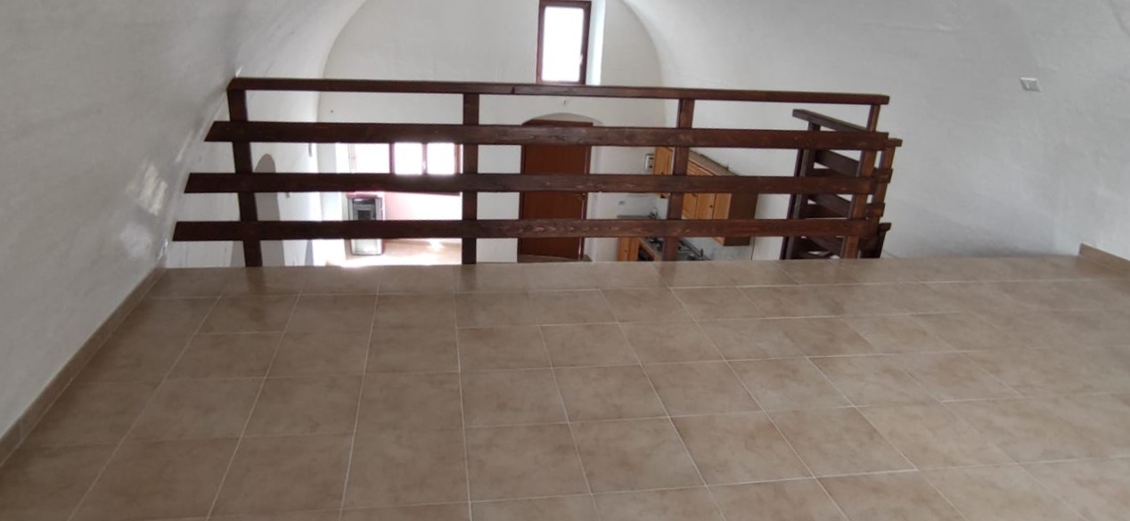 ABITAZIONE INDIPENDENTE CON CANTINA GINOSA