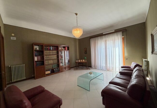 STABILE INDIPENDENTE GINOSA