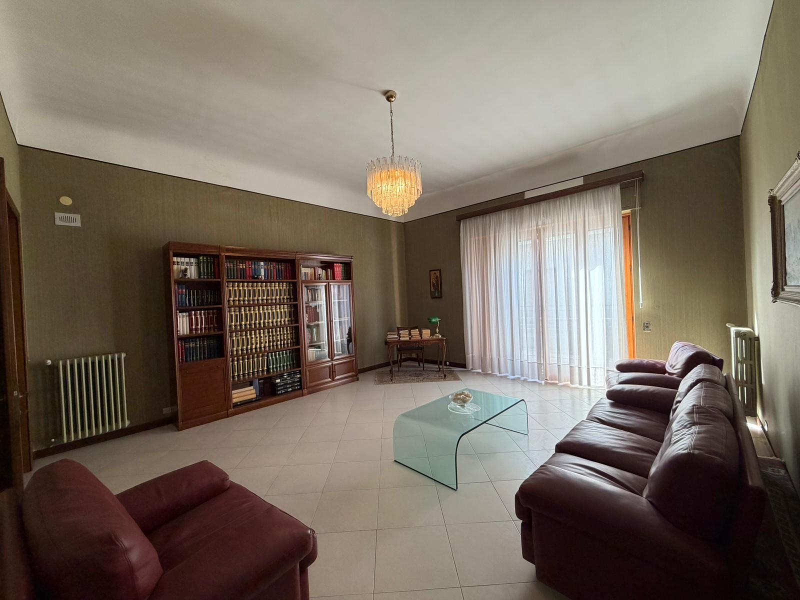 STABILE INDIPENDENTE GINOSA