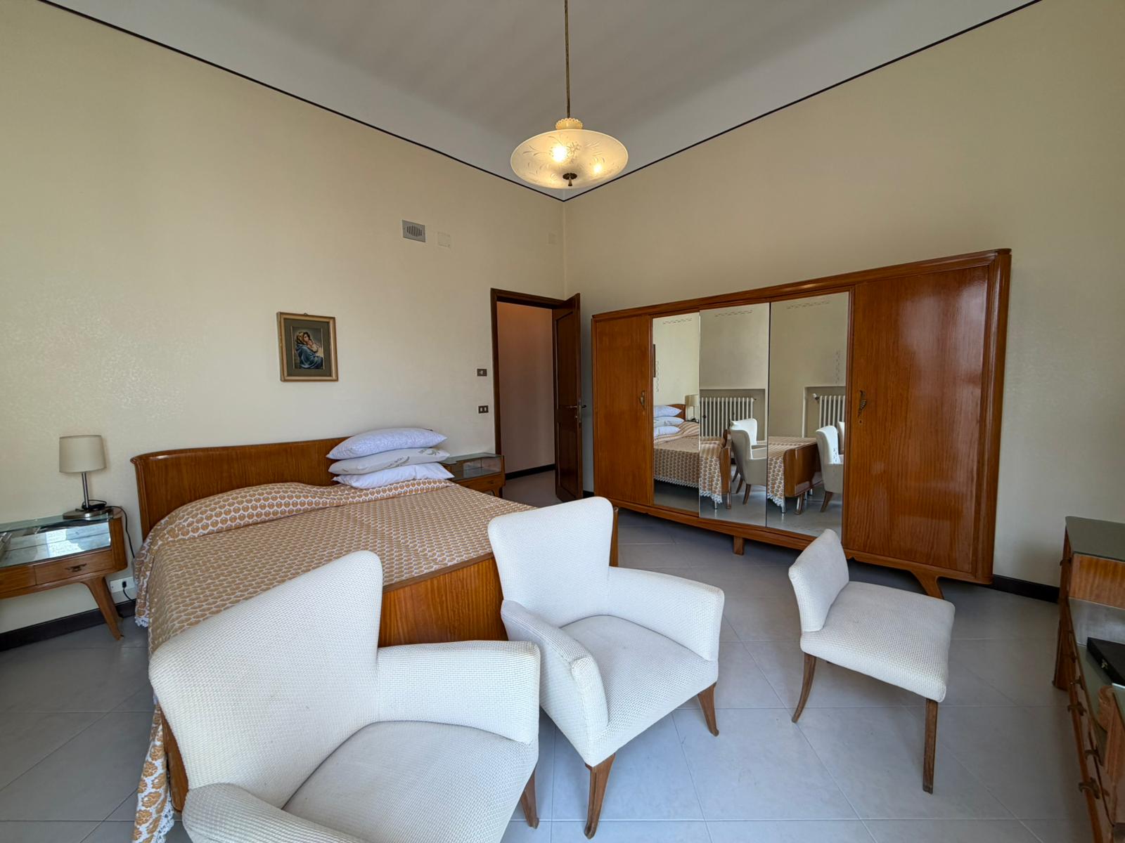 STABILE INDIPENDENTE GINOSA