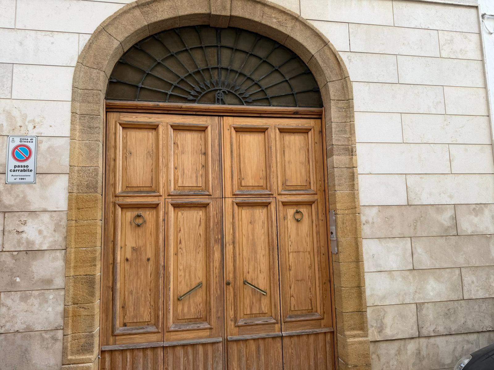 STABILE INDIPENDENTE GINOSA