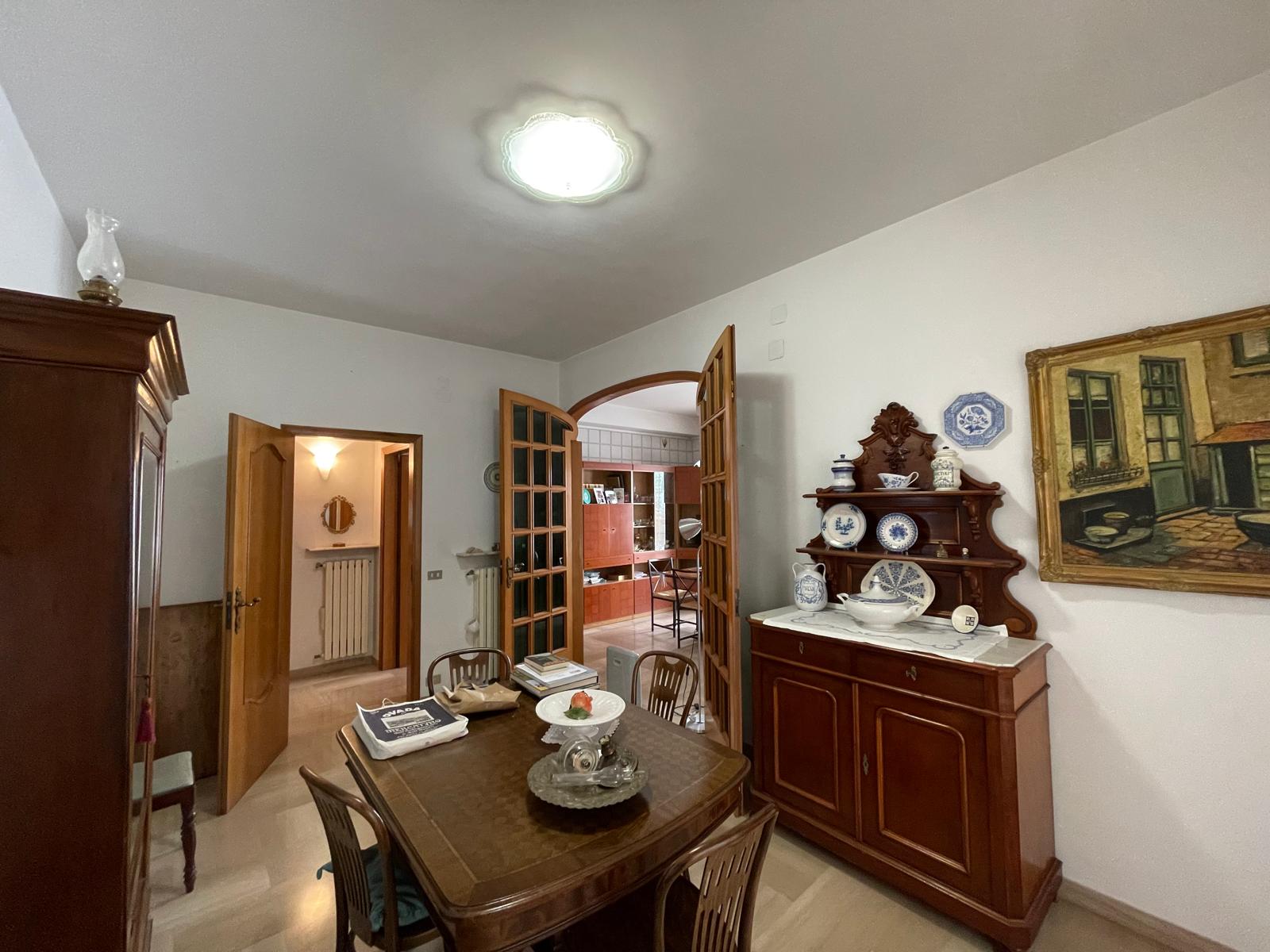 APPARTAMENTO E GARAGE ZONA CENTRO GINOSA