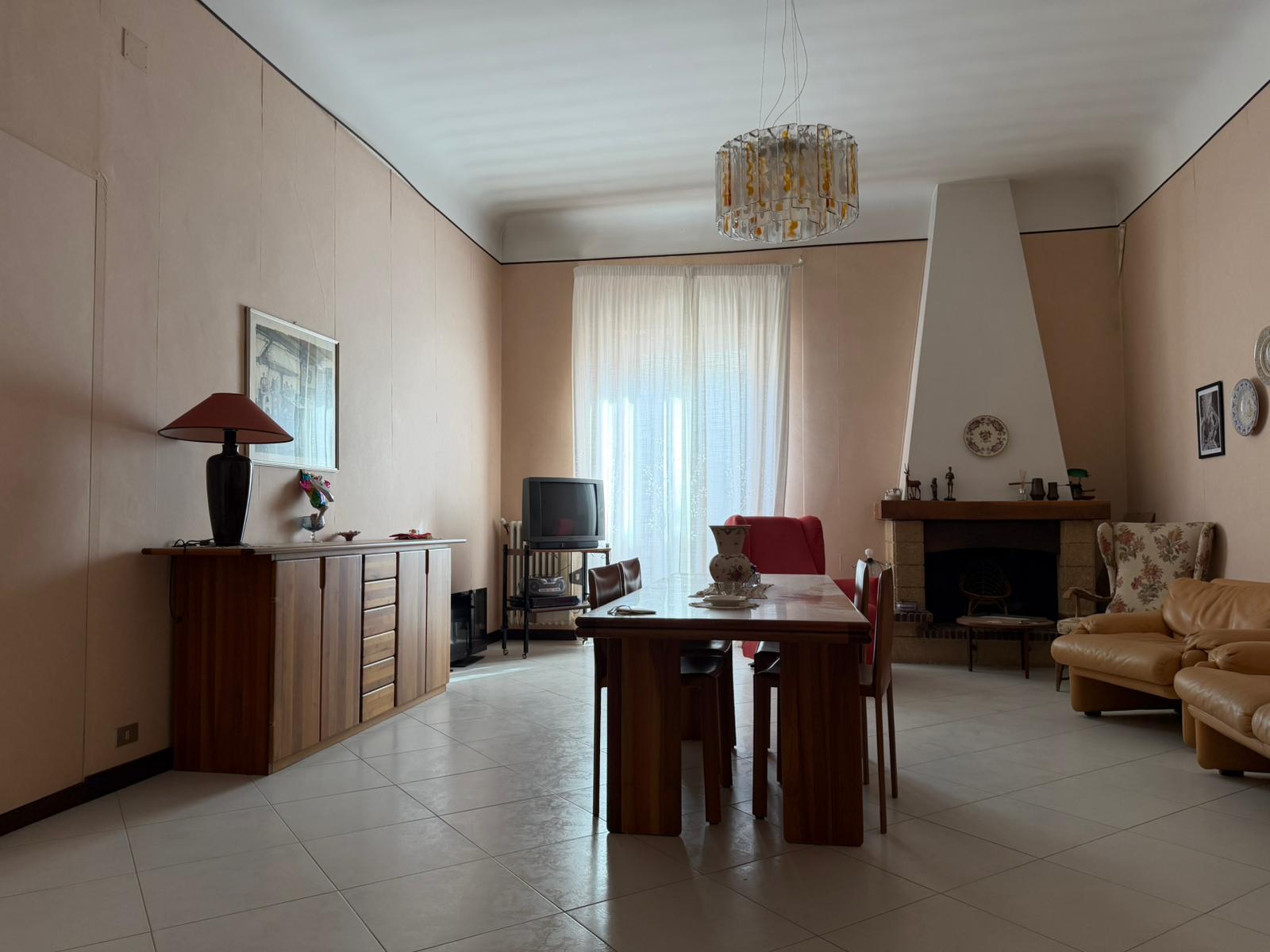 STABILE INDIPENDENTE GINOSA