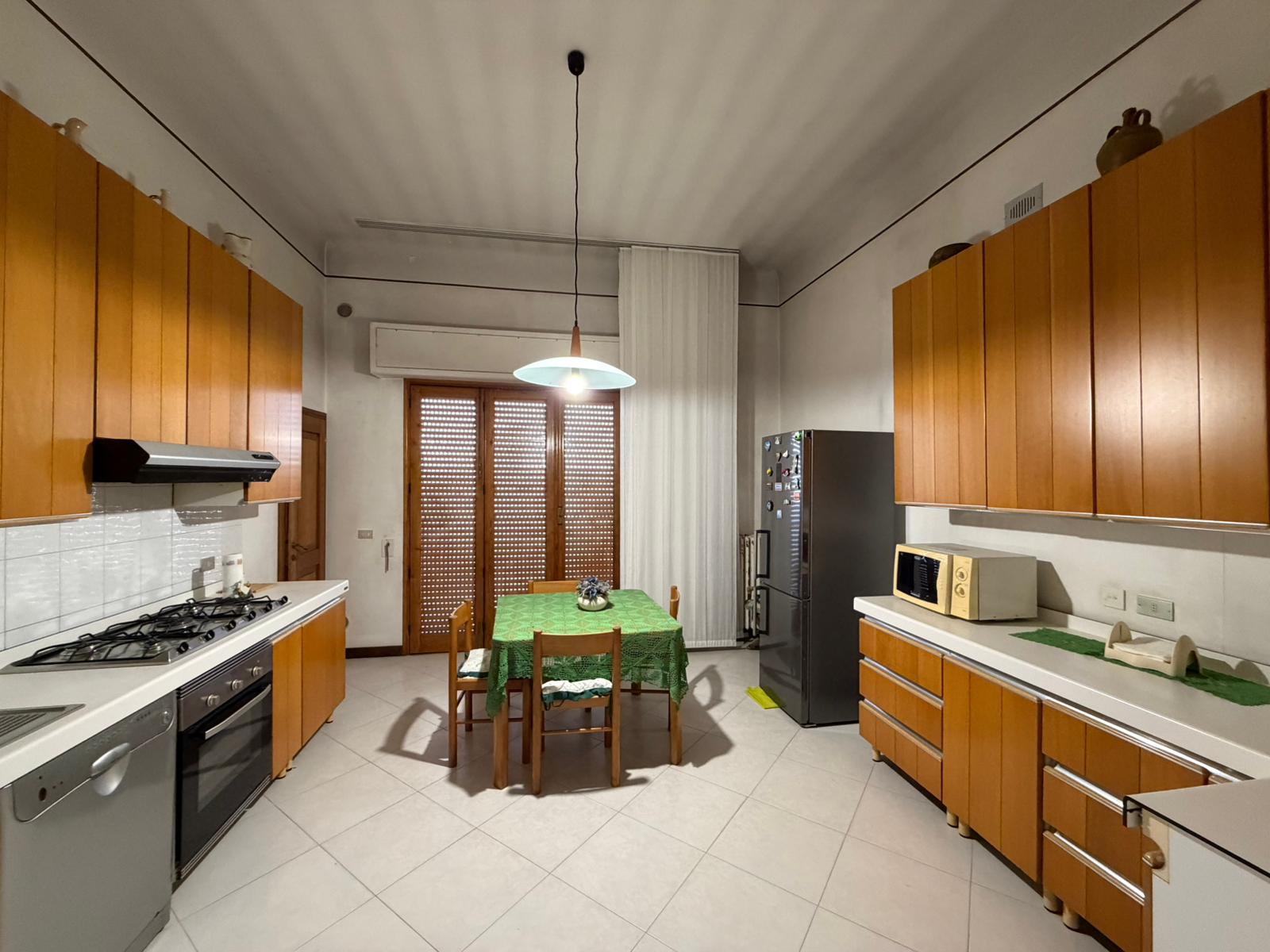 STABILE INDIPENDENTE GINOSA