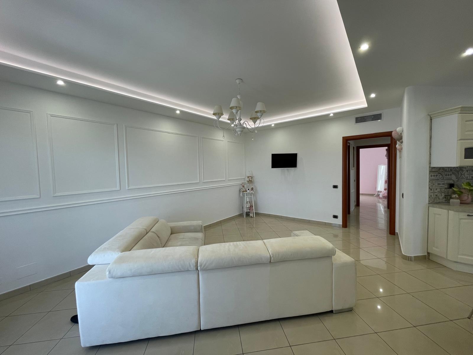 APPARTAMENTO CON BOX AUTO ZONA POGGIO