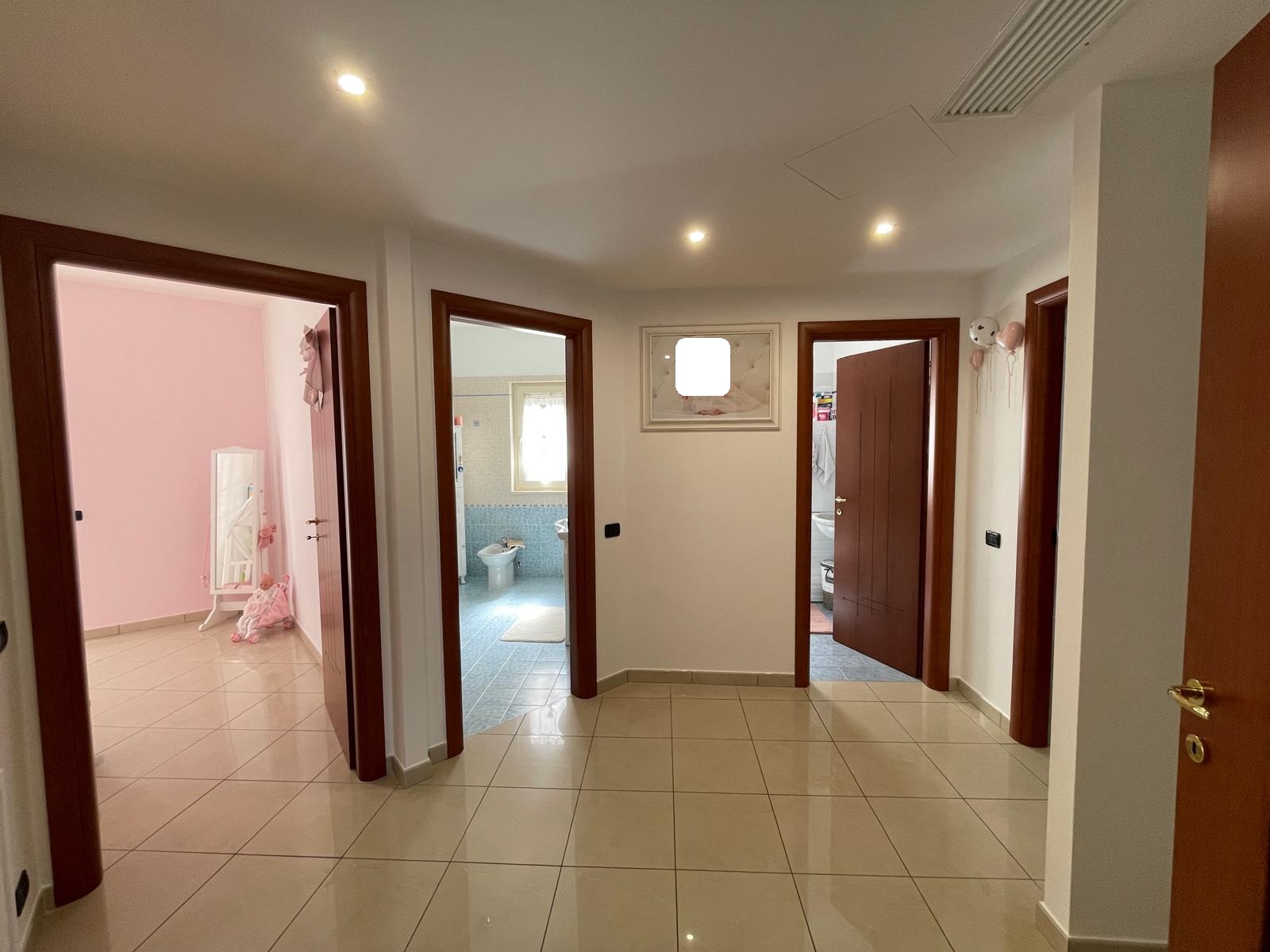 APPARTAMENTO CON BOX AUTO ZONA POGGIO