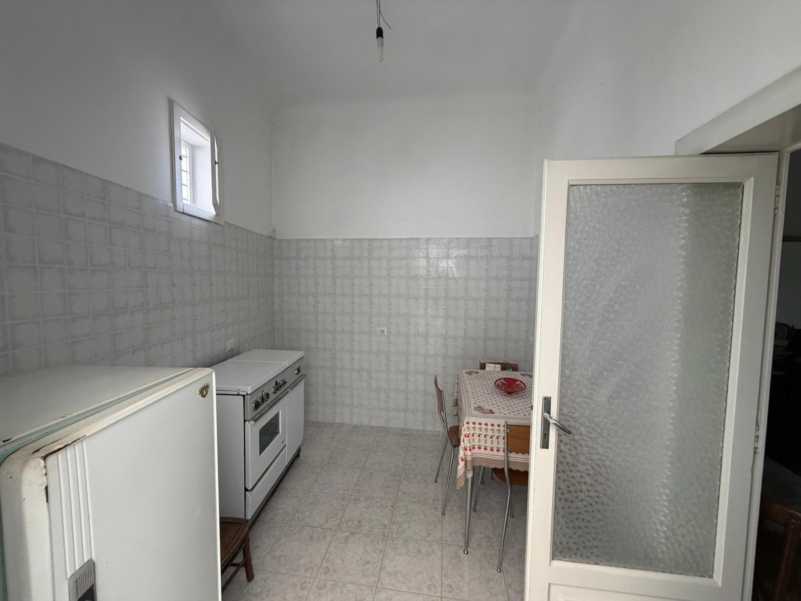 INTERO STABILE GINOSA