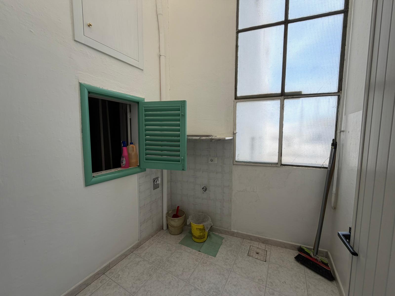 INTERO STABILE GINOSA