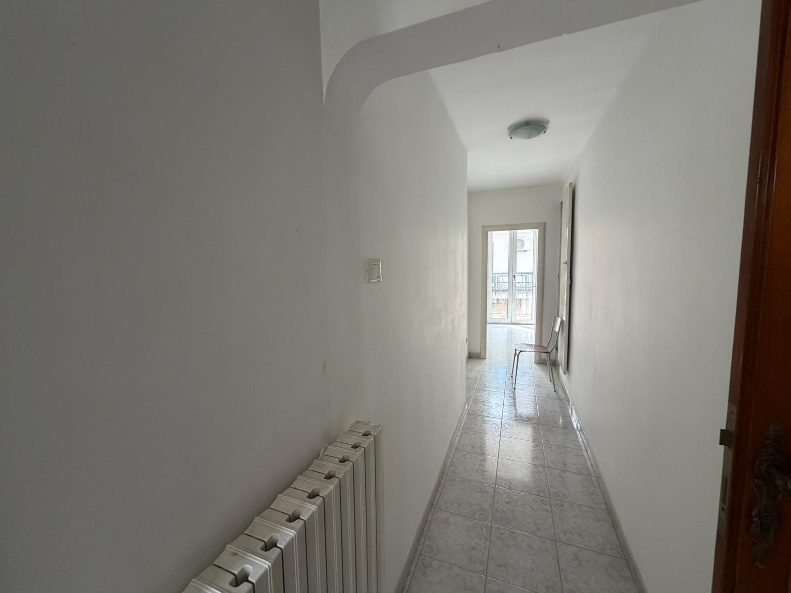 INTERO STABILE GINOSA