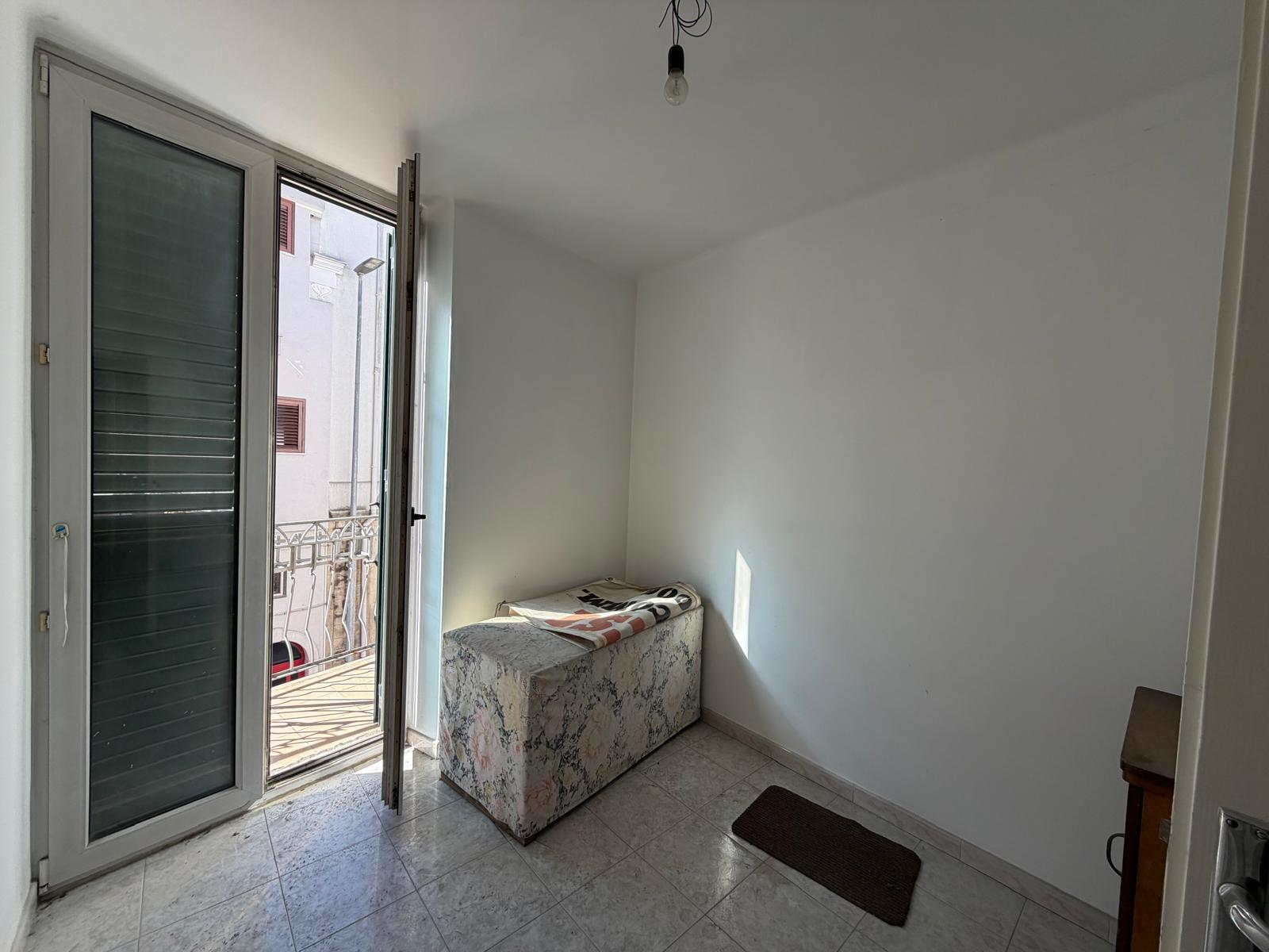 INTERO STABILE GINOSA