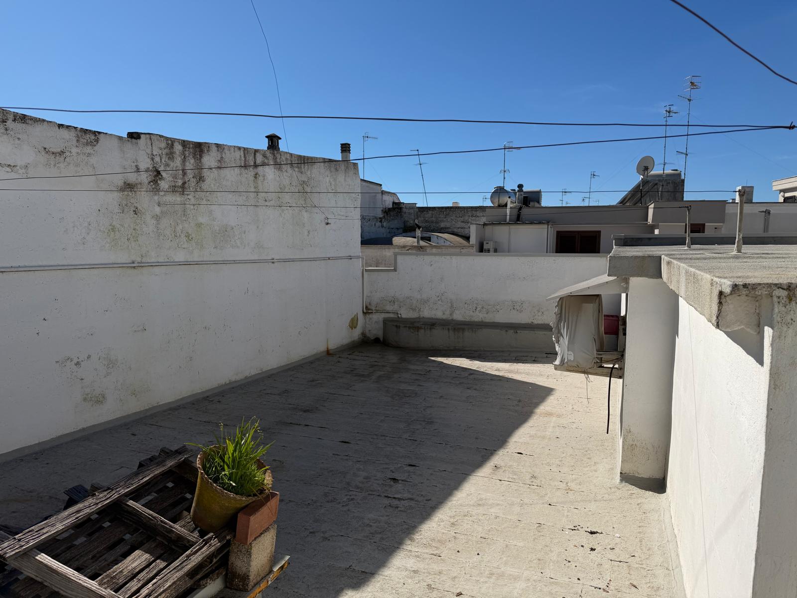 INTERO STABILE GINOSA