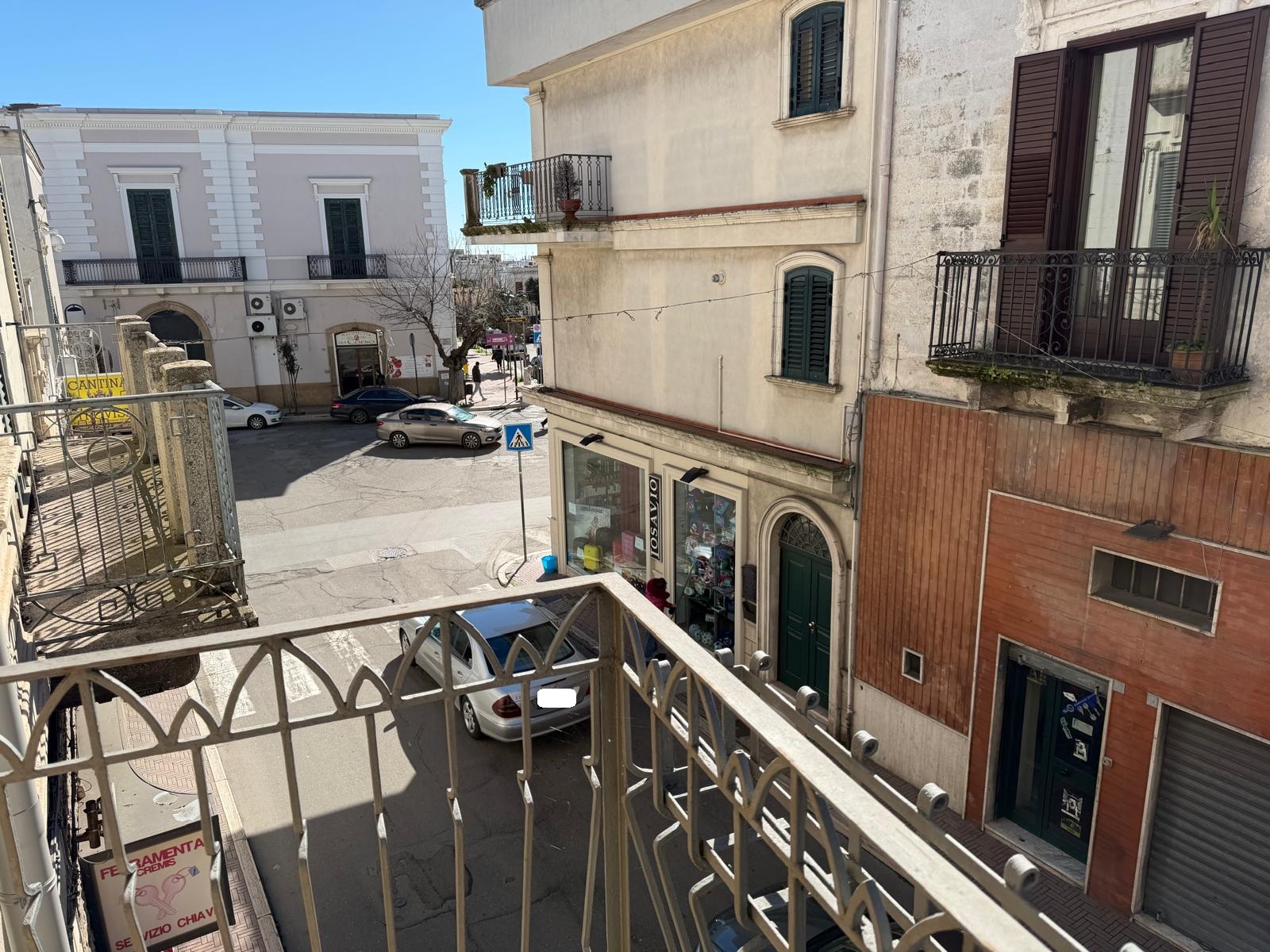 INTERO STABILE GINOSA