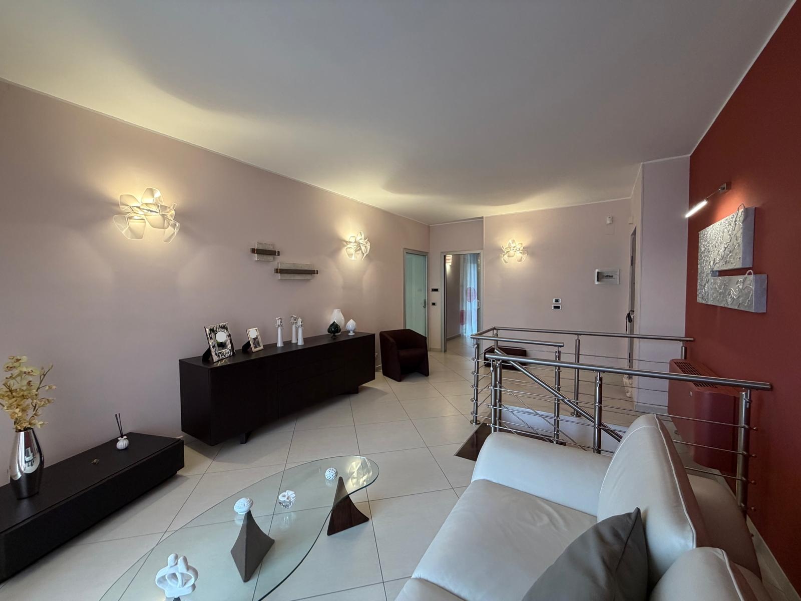 APPARTAMENTO CON GARAGE E TAVERNETTA GINOSA