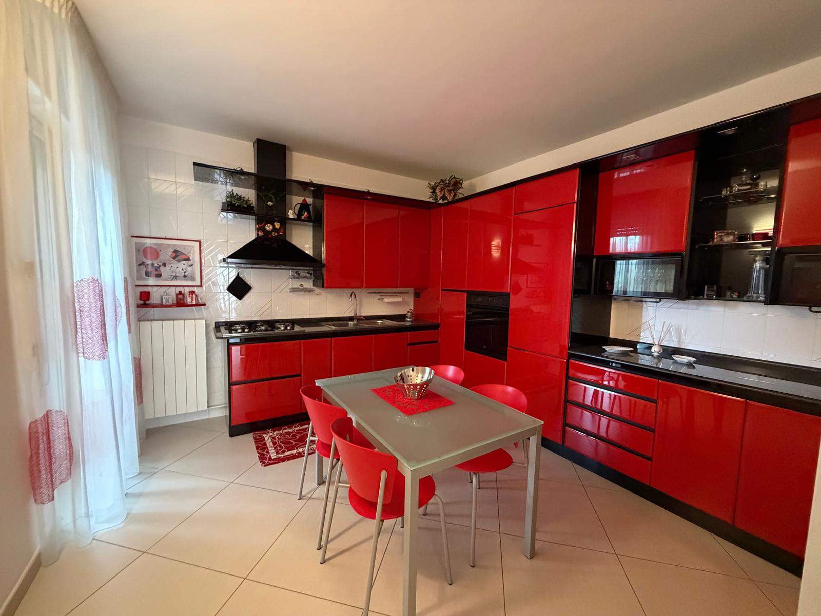 APPARTAMENTO CON GARAGE E TAVERNETTA GINOSA