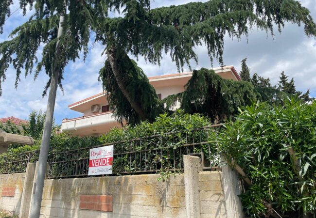 VILLA IN PERIFERIA A GINOSA