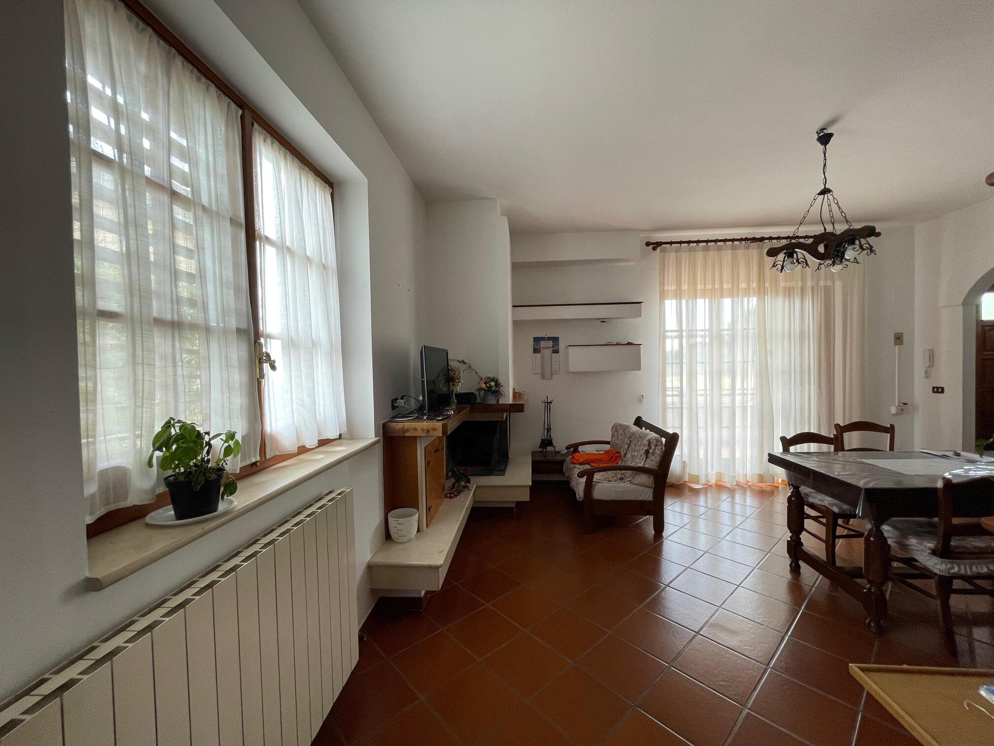 VILLA IN PERIFERIA A GINOSA