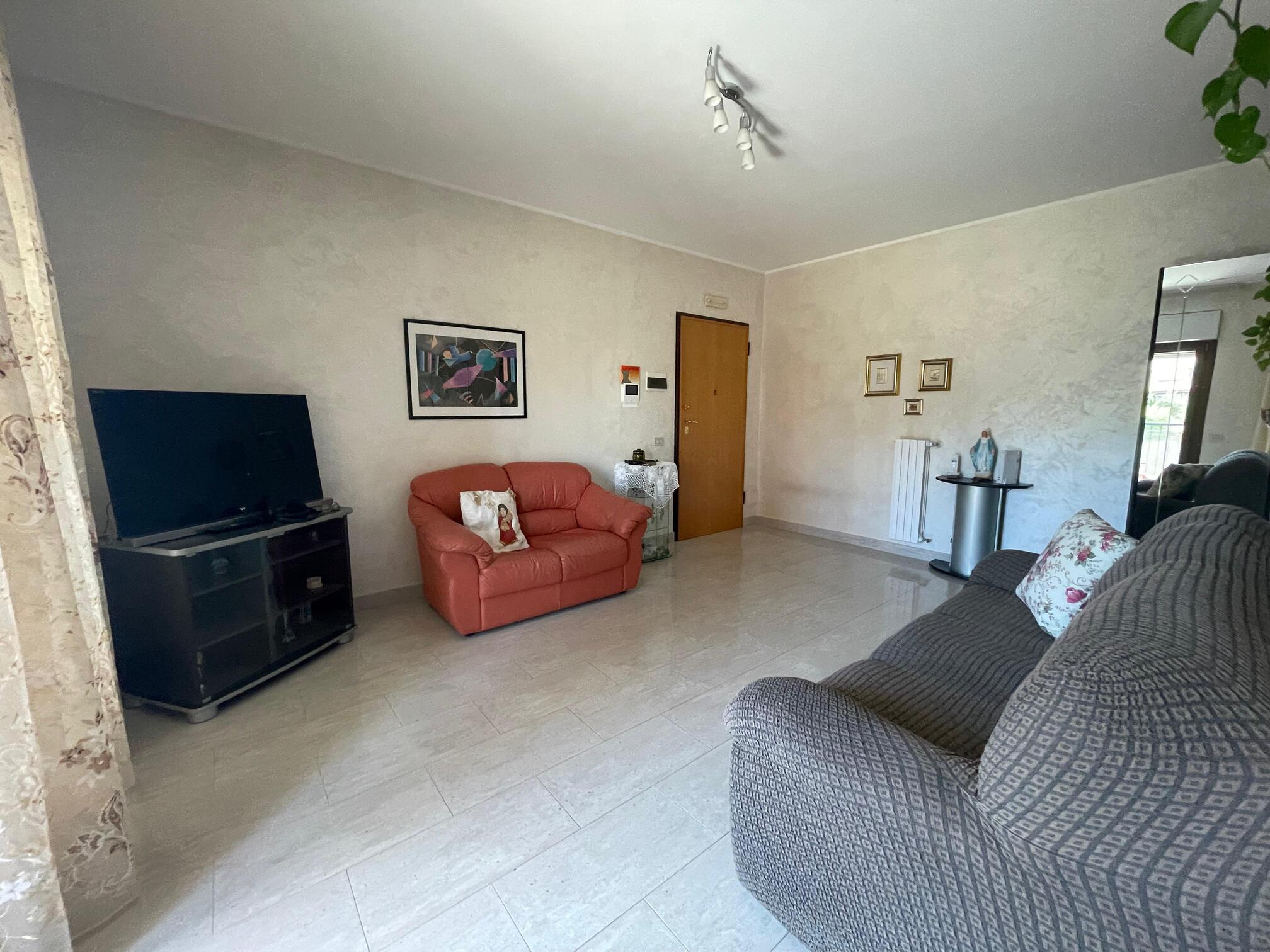 APPARTAMENTO CON ASCENSORE E BOX GINOSA