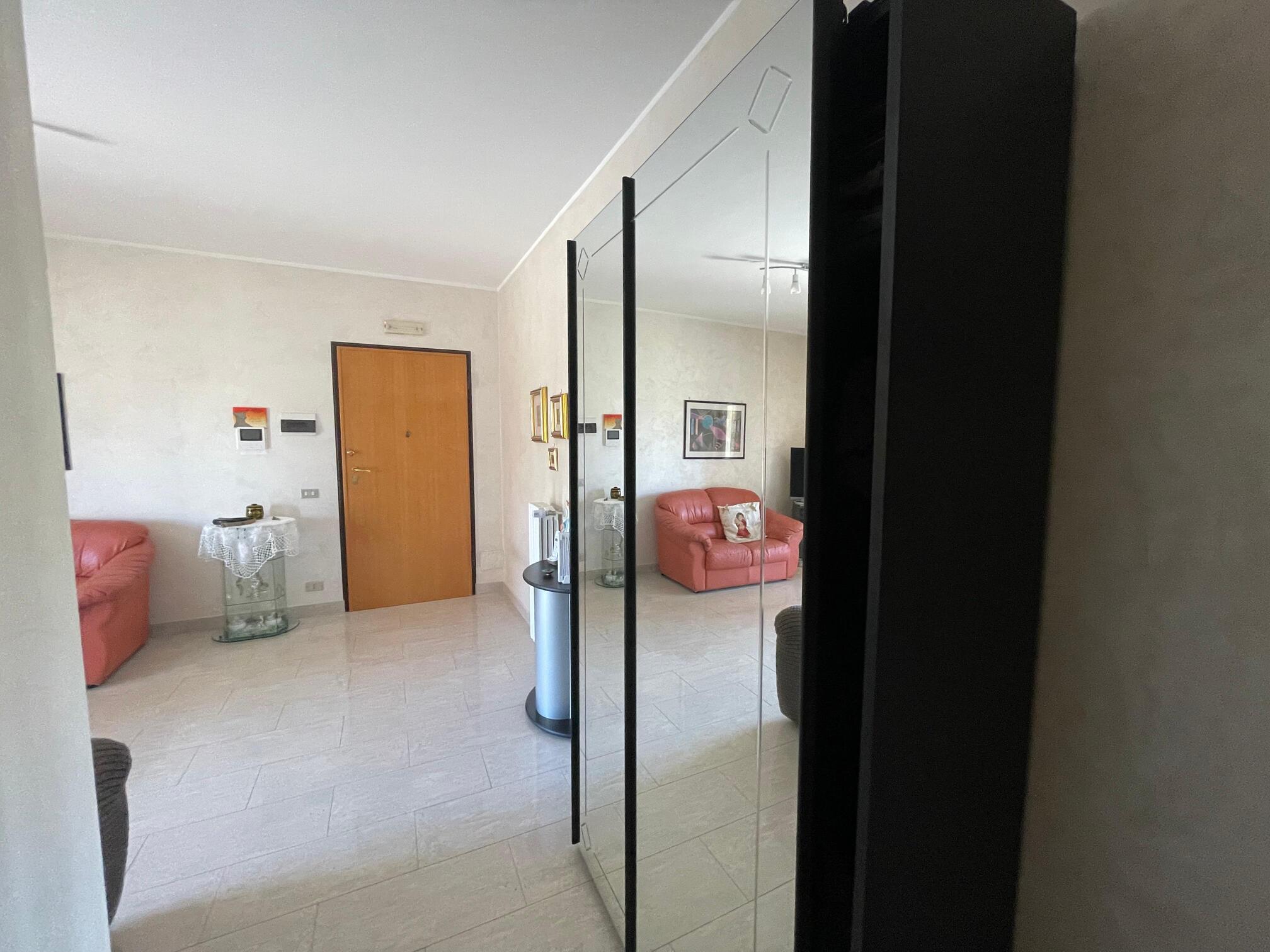 APPARTAMENTO CON ASCENSORE E BOX GINOSA