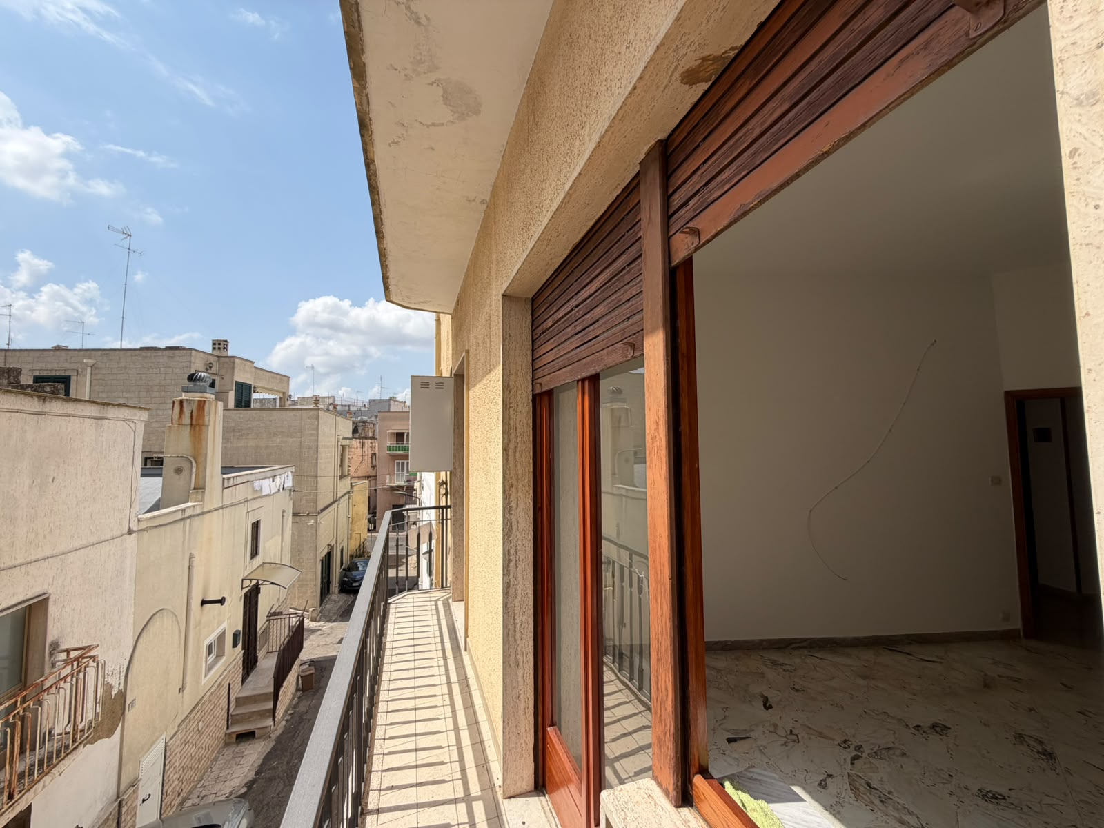 APPARTAMENTO – DEPOSITO E TERRAZZA IN STABILE BIFAMILIARE